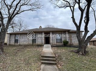828 Timberline Ave, Desoto, TX 75115
