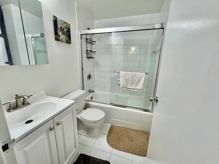 150 W 51st St #808 — Photo 13