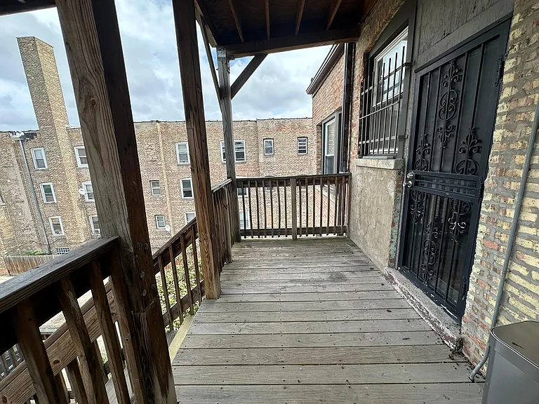 4354 W Washington Blvd #301 — Photo 16