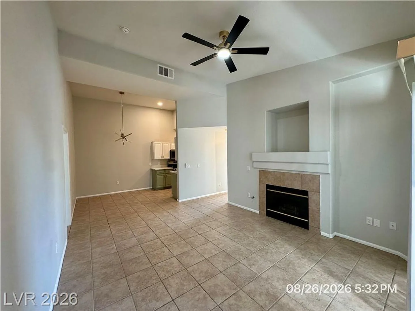 Beautiful Gated Henderson Condo with Fireplace, Balcony & Pool — Photo 4