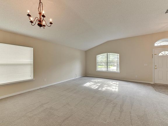 4th image of 13806 Devan Lee Dr E