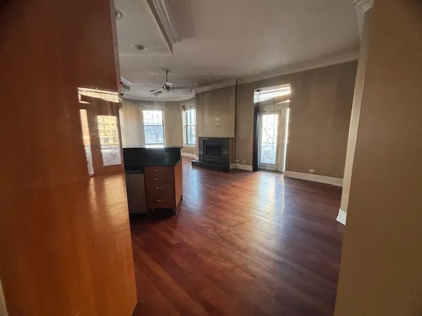 36 S Ashland Ave, Chicago, IL 60607