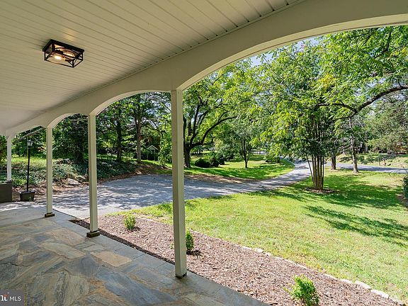 5th image of 546 Lupton Rd