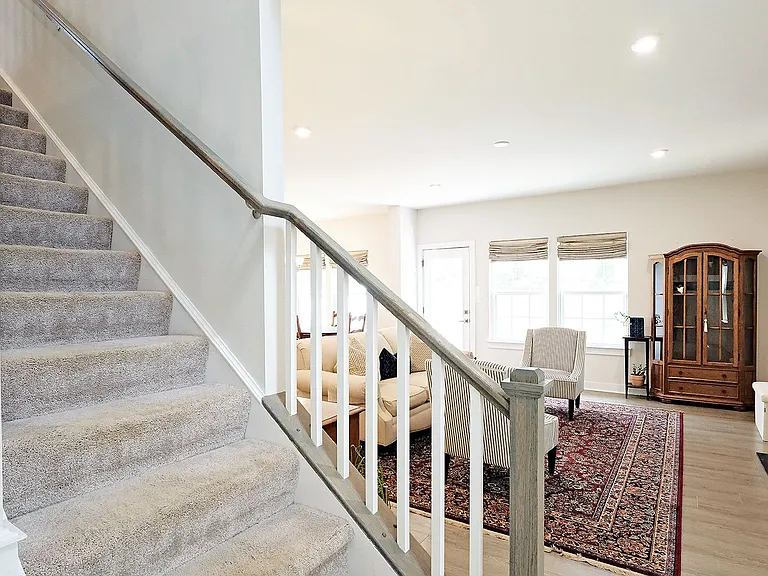 4304 Sunset Dr — Photo 2