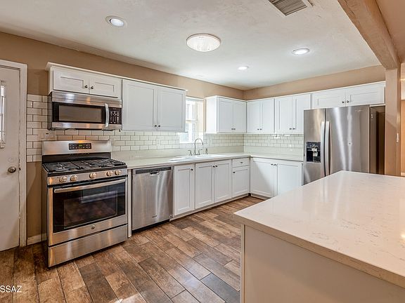 4th image of 2416 N Loretta Dr