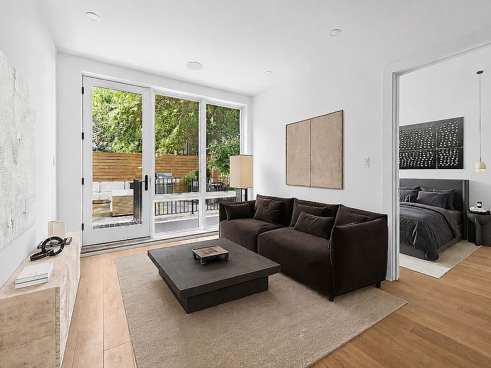 1st image of 1019 Hancock St