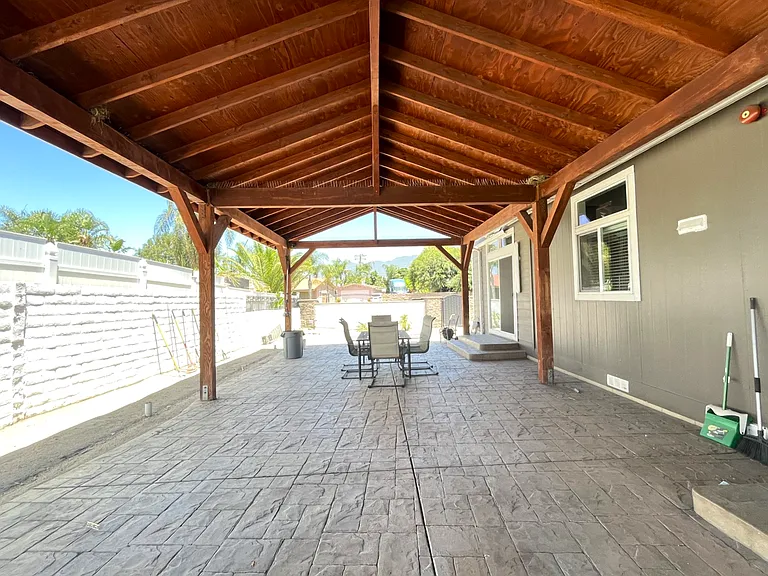 2203 Portola St — Photo 14