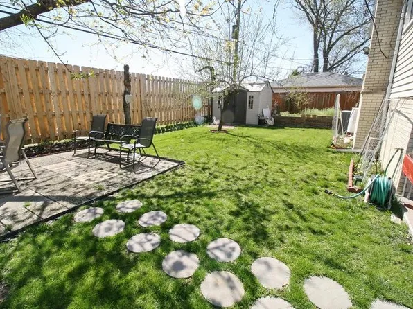 1061 Wicke Ave, Des Plaines, IL 60018