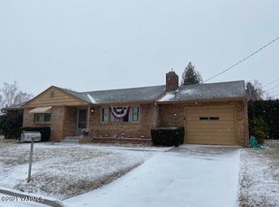 202 Bel Air Dr, Yakima, WA 98908