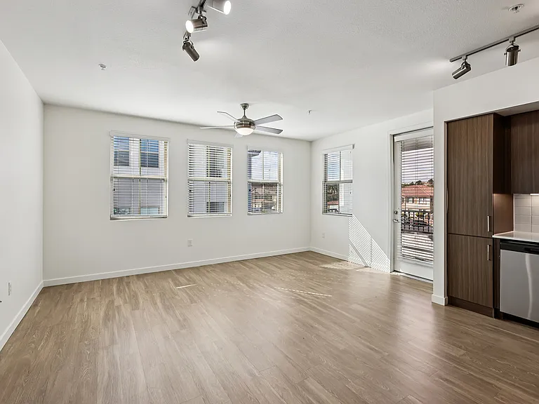 Castile Apartments — Photo 43