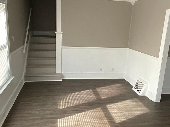 3rd image of 928 N Charles St