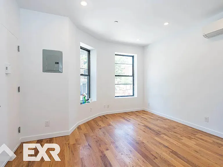 453 Irving Ave #1F — Photo 2