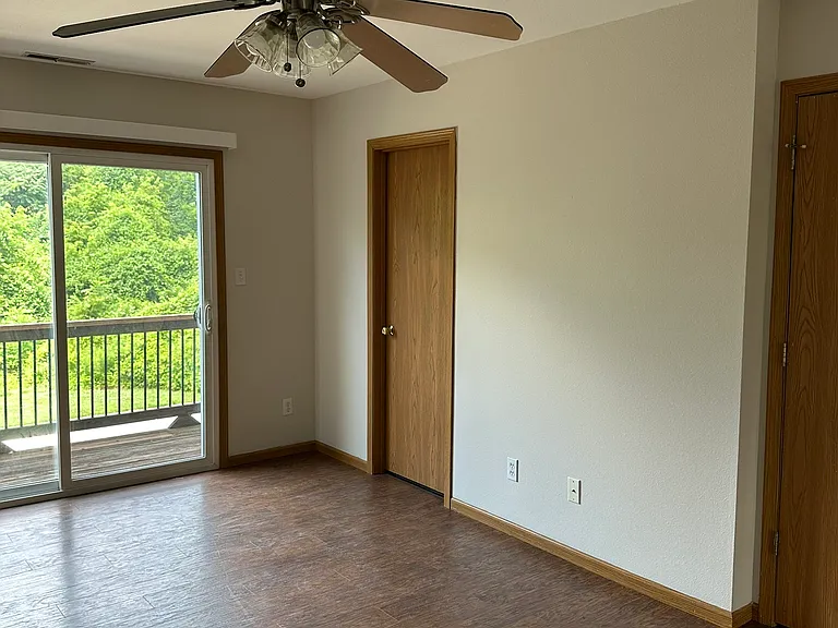 223 N Clinton St #4 — Photo 9