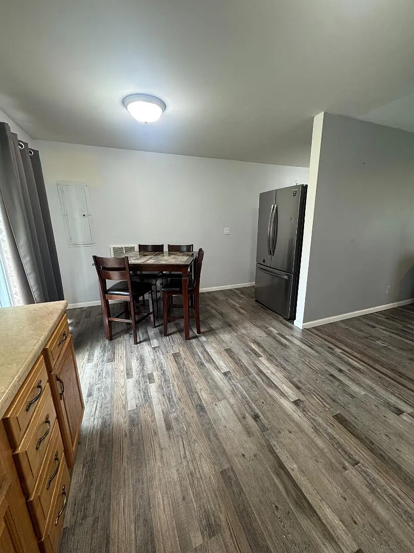 2197 W Glenlord Rd - 2197 W Glenlord — Photo 4