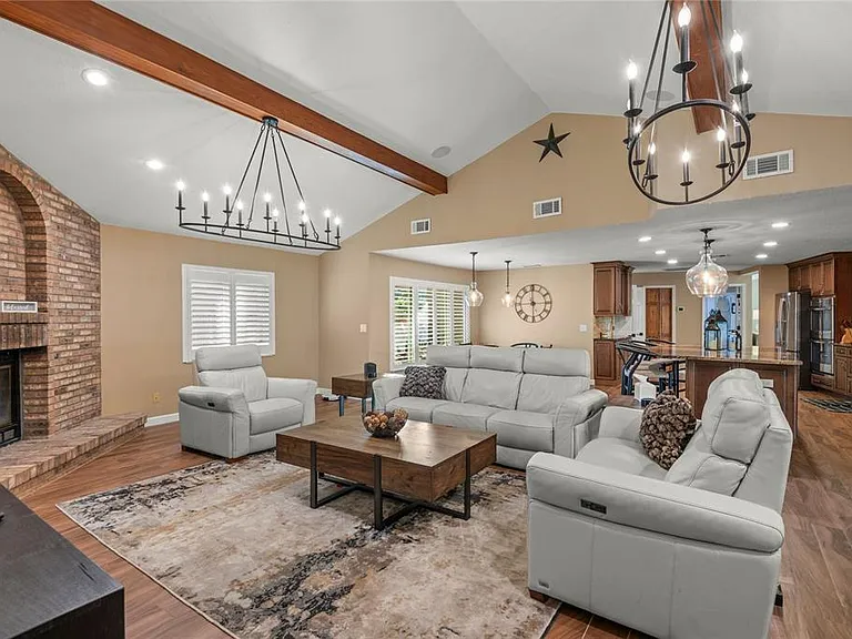 10285 Barry Dr — Photo 19