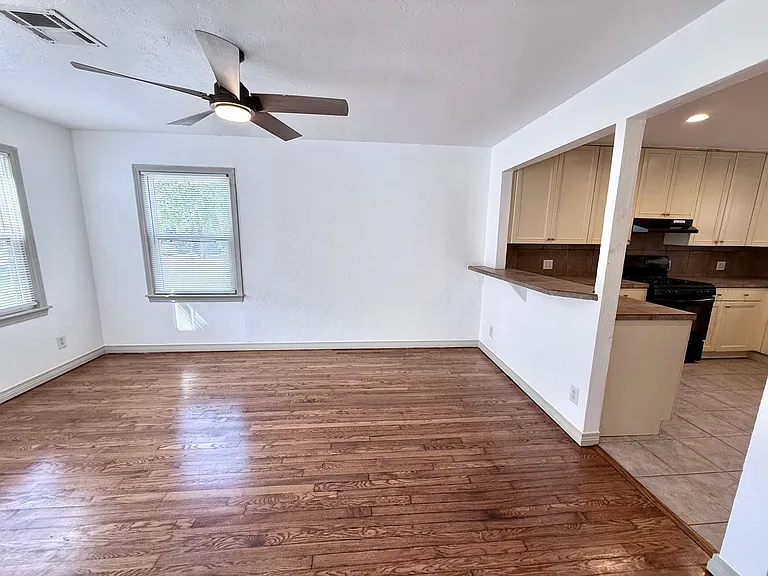 805 Dakota St — Photo 4