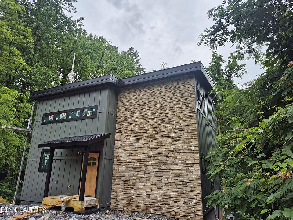 1st image of 1113 Hemlock Hollow Rd