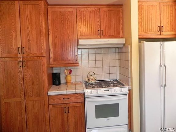 5th image of 828 Kent Dr