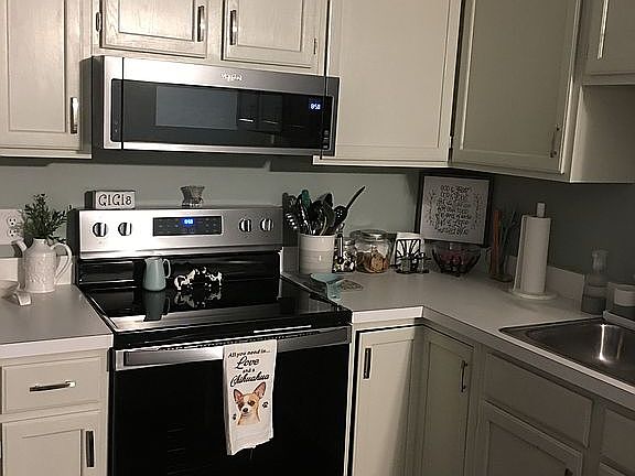 4th image of 2930 Woodside Ct