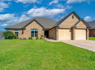 1030 Magnolia Dr, Ada, OK 74820