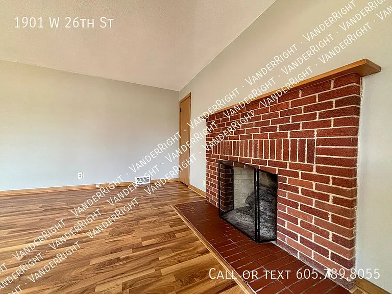 1901 W 26th St — Photo 2