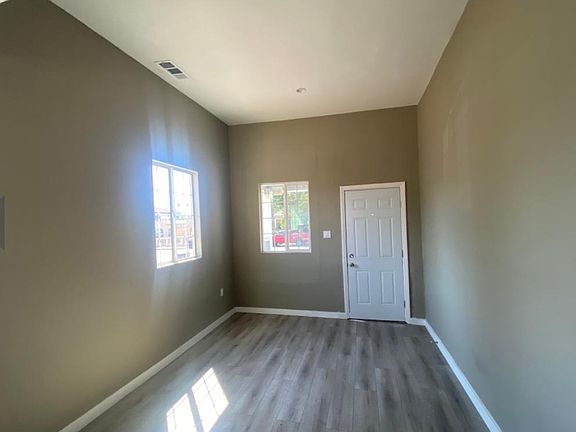 2nd image of 372 N Palomares St #372