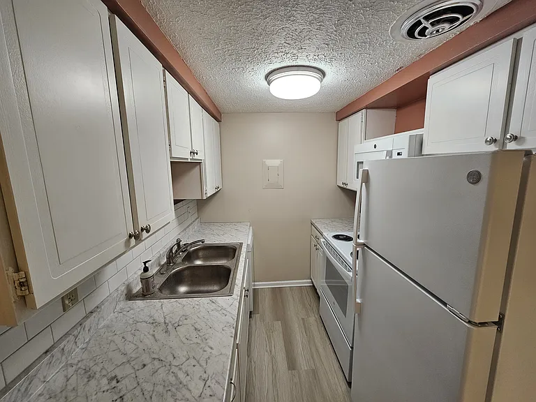 1158 3rd St #16 — Photo 3