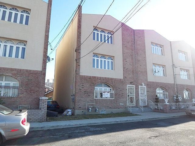 1st image of 128 Beach 27th St
