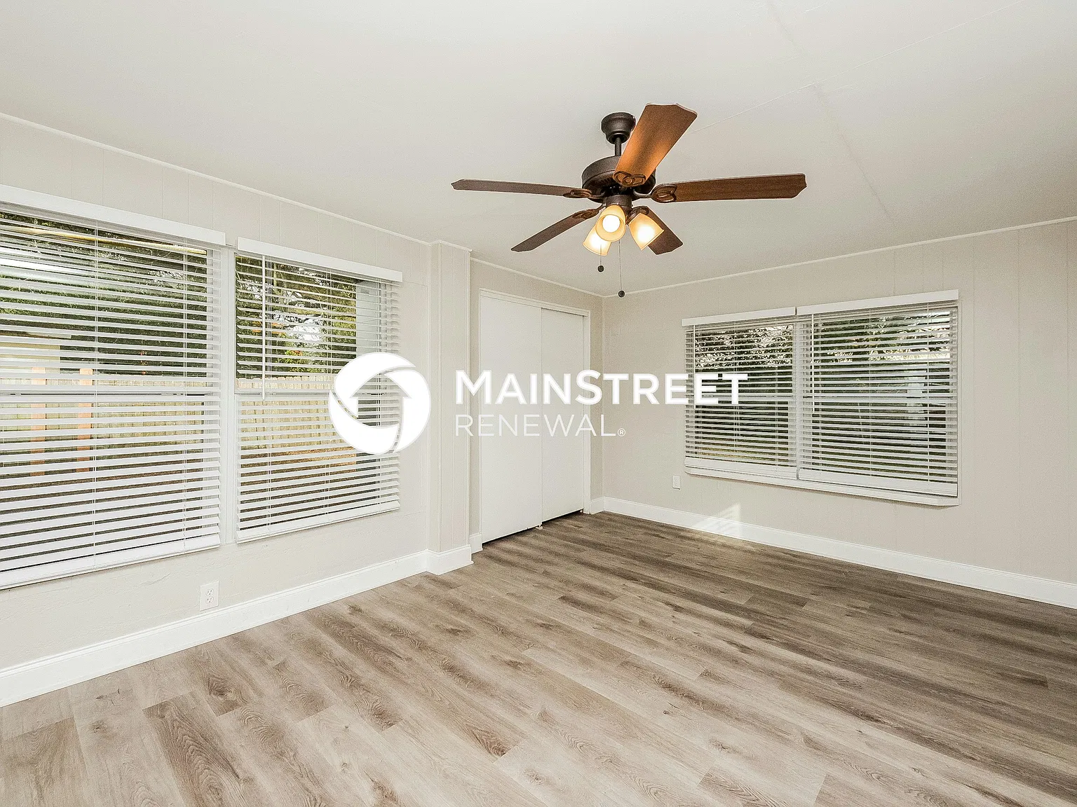 214 Poinciana Cir — Photo 4