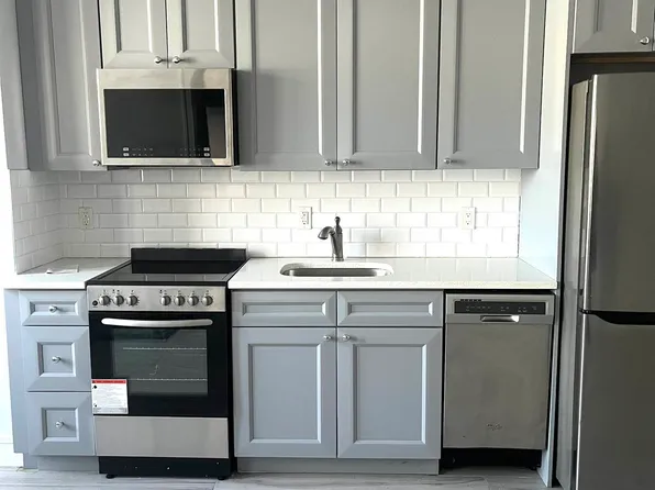 460 Seneca Avenue image 1 of 9