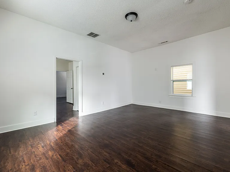 679 Terry St SE — Photo 5