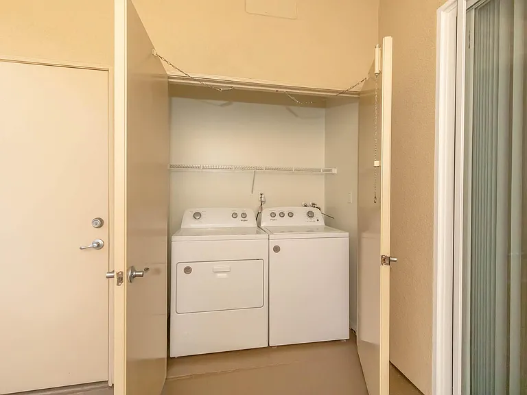 Laurel Vista Apartment Homes — Photo 51