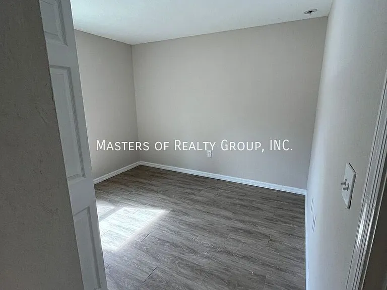 9003-9005 N Mendoza Way — Photo 7