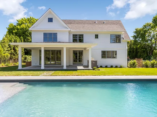 152 South Rd, Westhampton, NY 11977