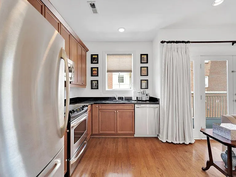 1903 Kenilworth Ave #111 — Photo 12