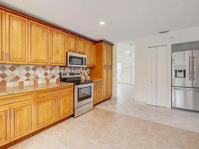 10758 Lake Jasmine Dr — Photo 6