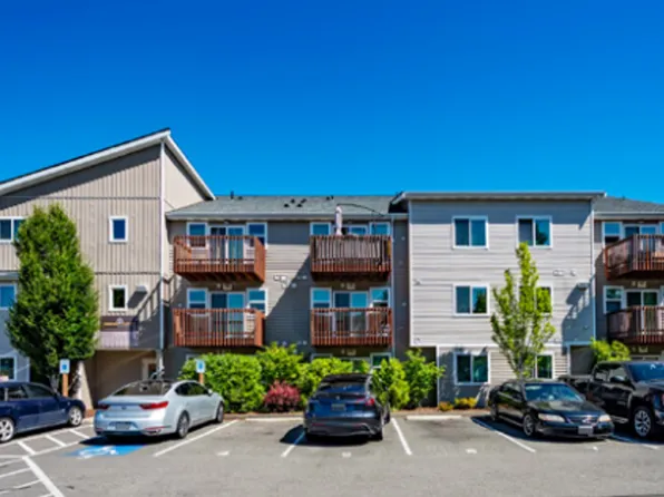Ambaum Place II | Modern Studio and 1 Bedroom Layouts w/ In-Unit Laundry, 12210 Ambaum Blvd SW Unit 208, Burien, WA 98146