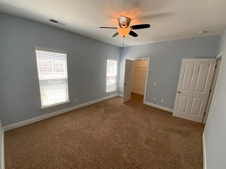 10220 Vanguard Pkwy — Photo 31