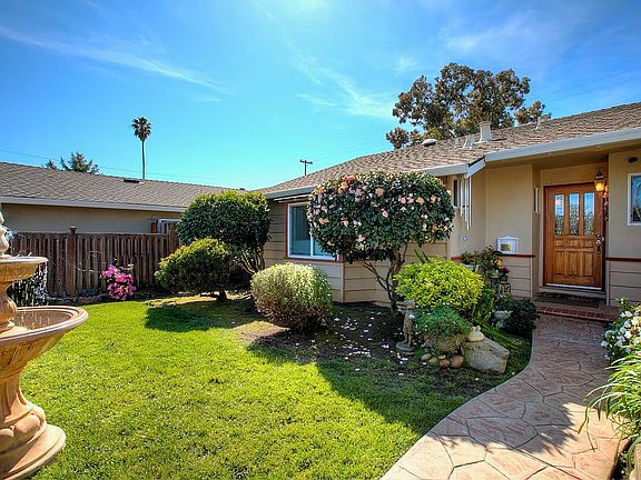 2nd image of 6208 Rainbow Dr