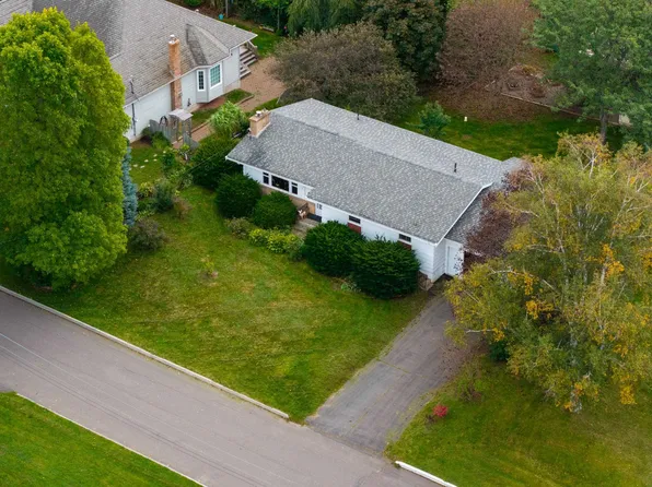 21 Smallwood Cres, Charlottetown, PE C1A 3J4
