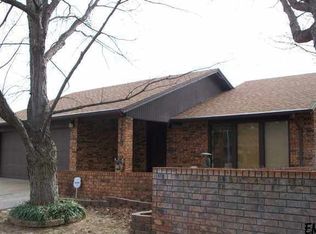 2413 Woodmoor Rd, Enid, OK 73703