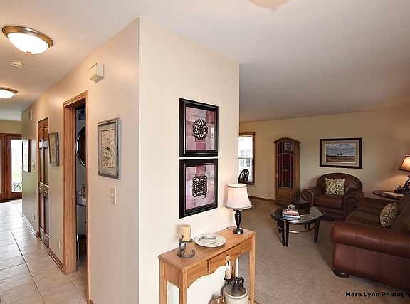 5th image of 2515 College Green Dr