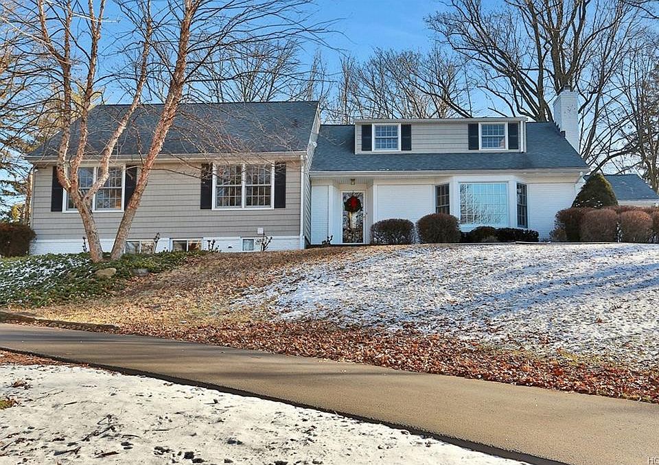 1st image of 29 Pleasant Manor Dr