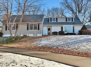29 Pleasant Manor Dr, Thornwood, NY 10594