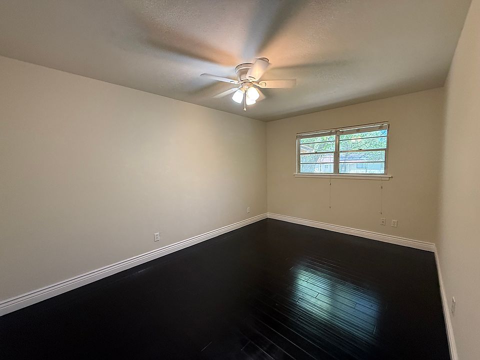 1st image of 1135 Park Center St