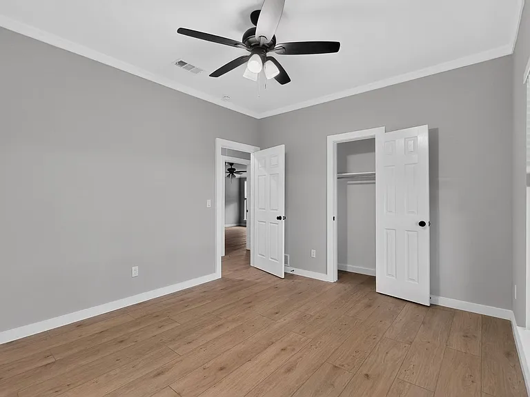 817 Sycamore Creek Rd — Photo 33
