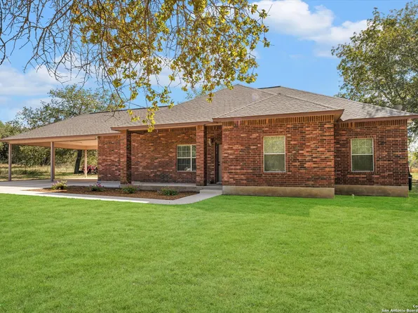 276 COUNTY ROAD 6872, Natalia, TX 78059