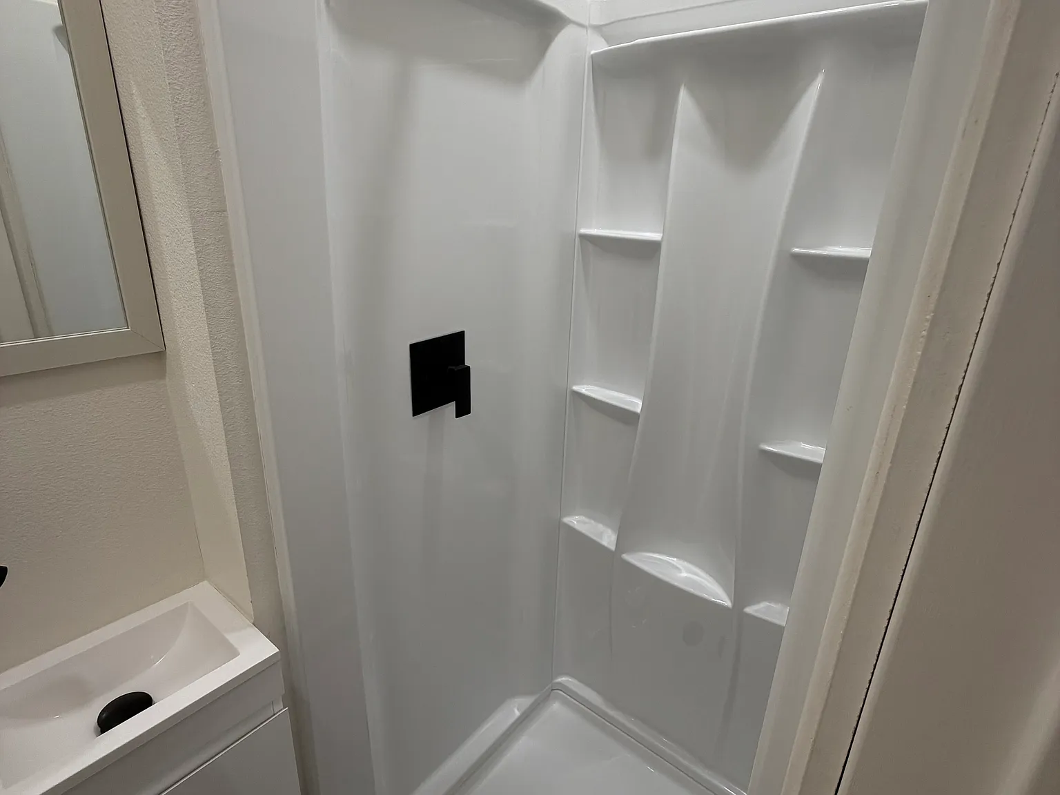 3 bed, 1011 sqft, $3,500 — Photo 4