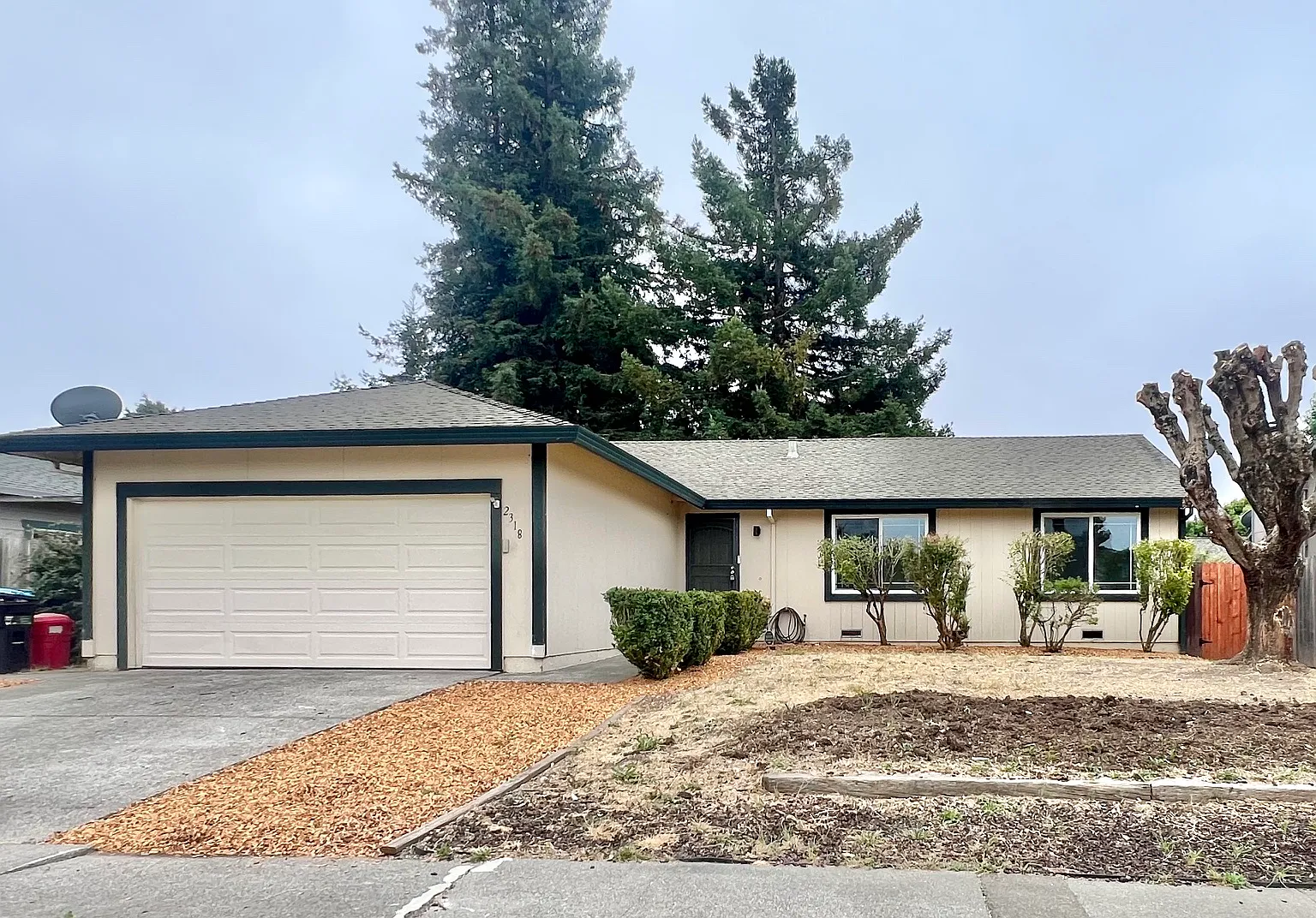 3 bed, 1400 sqft, $3,400 — Photo 1