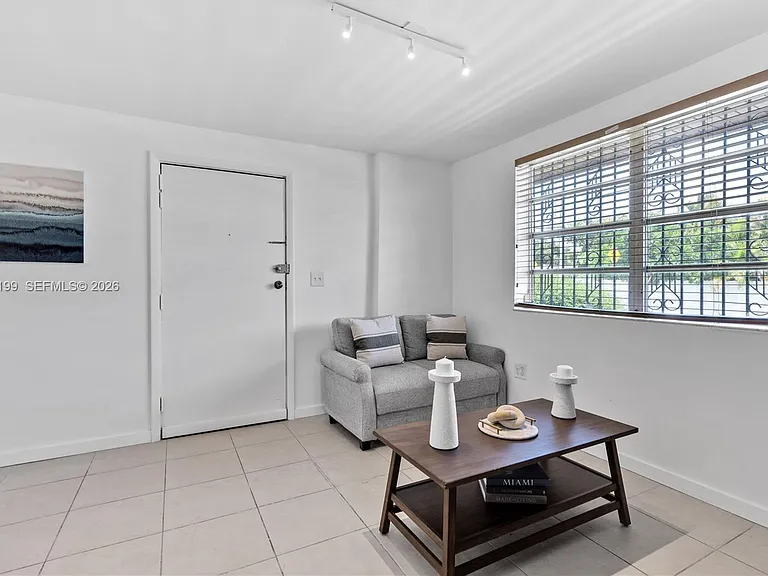 1841 SW 21st Ter #B — Photo 14